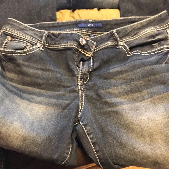 Bootcut Jeans - Picture 3 of 6